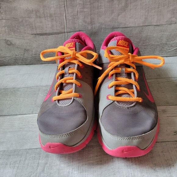 Nike Womens Training Shoes Gray/Pink Size 9 US Lightly Used Comfort & Style - Picture 2 of 7